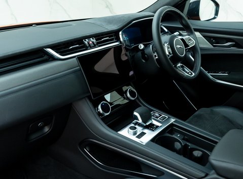 Jaguar F-Pace SVR 20
