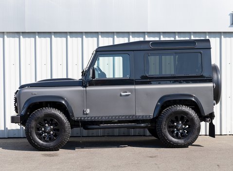 Land Rover Defender 90 Autobiography Edition 2