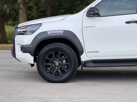 Toyota Hilux 2.8 Hilux Invincible X MHEV 4WD A 4WD 4dr 32