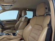 Porsche Cayenne 3.0 Cayenne D Platinum Edition V6 Tiptronic S A 4WD 5dr 38