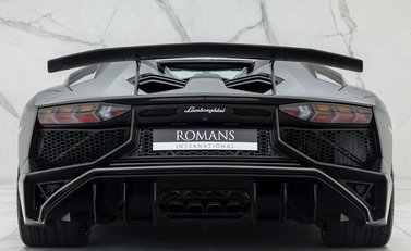 Lamborghini Aventador SV LP 750-4 Roadster 6