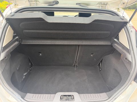 Ford Fiesta 1.25 Zetec Euro 6 3dr 18