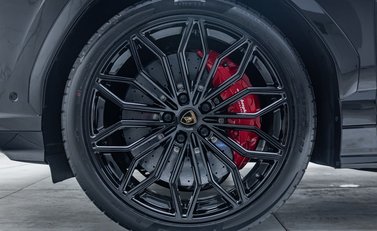 Lamborghini Urus SE 13
