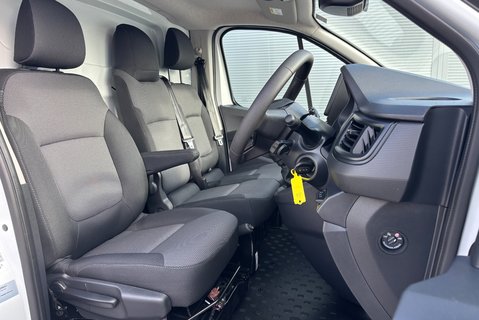 Renault Trafic LH30 Advance 150ps dCi Panel Van 5