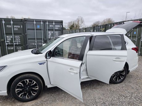 Mitsubishi Outlander 2.0h 12kWh GX5h SUV 5dr Petrol Plug-in Hybrid CVT 4WD Euro 6 (s/s) (200 ps) 11