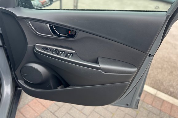 Hyundai KONA 1.6 h GDI PREMIUM AUTO PETROL HYBRID 26