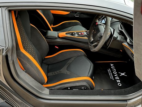 Lamborghini Revuelto V12 50