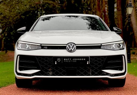 Volkswagen Passat R-LINE DSG 24
