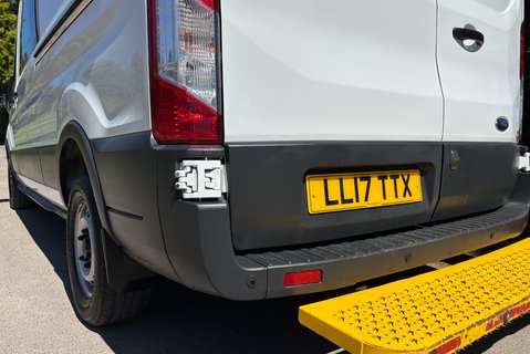 Ford Transit 350 L3H2 130 ps DCIV with Air Con & Sat Nav 25
