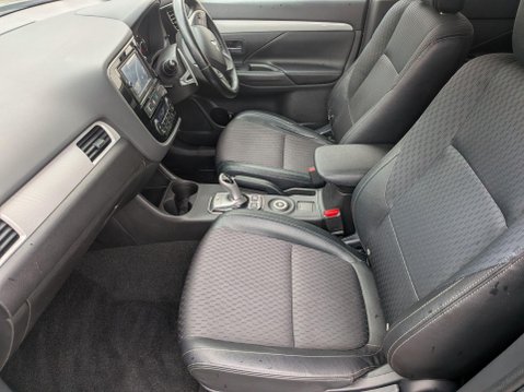 Mitsubishi Outlander 2.0h 12kWh GX3h CVT 4WD Euro 5 (s/s) 5dr 17