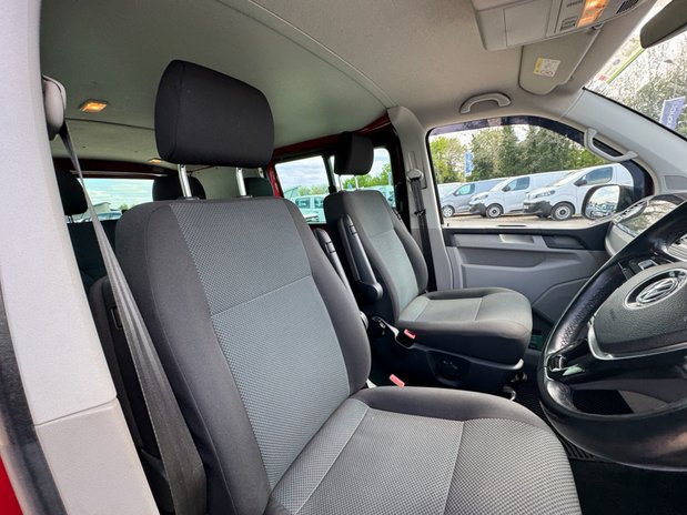 Volkswagen Transporter Crew Cab [SOLD SM] AUTO SWB T30 EDITION 2.0 150ps BMT L1H1 Kombi Air Con 18
