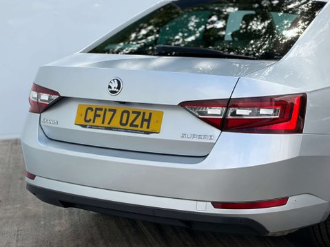 Skoda Superb 2.0 Superb Laurin & Klement TSi Semi-Auto 5dr 32