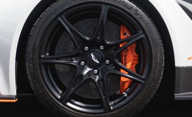 Aston Martin Vantage GT12 10