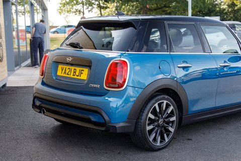 Mini Hatch COOPER EXCLUSIVE 8