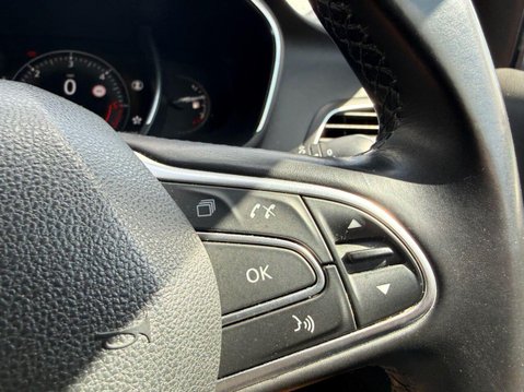 Renault Megane 1.6 dCi Signature Nav Hatchback 5dr Diesel Manual Euro 6 (s/s) (130 ps) 20