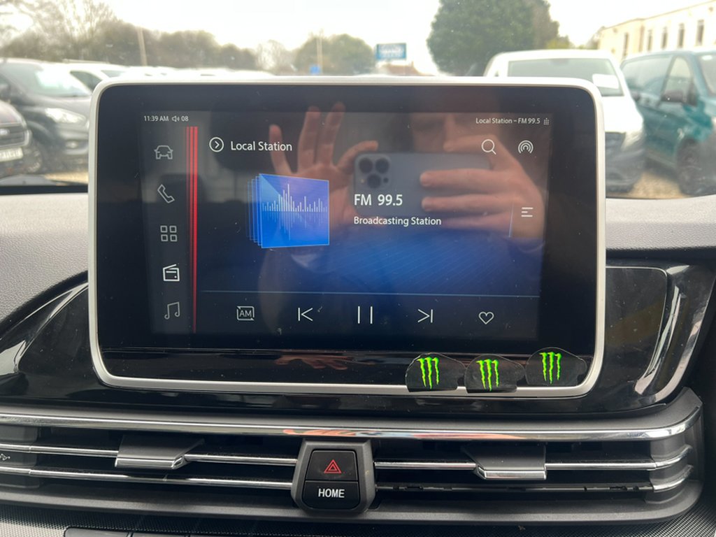 2022 Maxus Deliver 9LWB L3H2 Medium Roof Alloys Camera Sensors EURO 6 — thumbnail 37 of 51