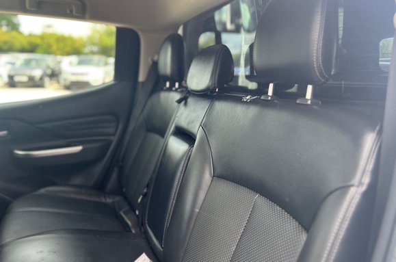 Mitsubishi L200 DI-D BARBARIAN DOUBLE CAB AUTO REAR CANOPY 38