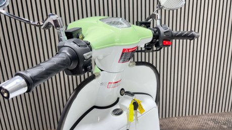 Royal Alloy GT 2020 ONLY 1K 1 OWNER SCOOTER LONG MOT MODERN RETRO 125CC 18