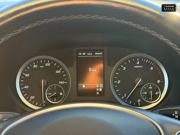 Mercedes-Benz Vito Crew Cab AUTO LWB L2H1 Premium 116 Air Con Alloys Camera Nav Sensors SELECT 23