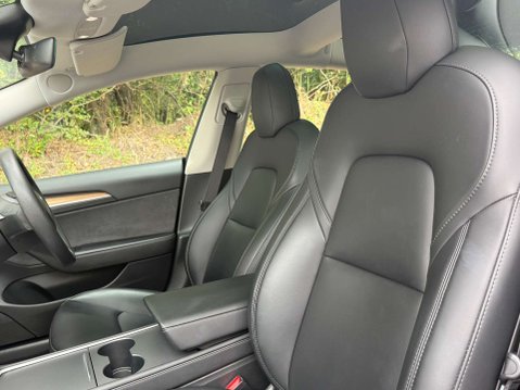 Tesla Model 3 Model 3 Standard Range + 4dr 20