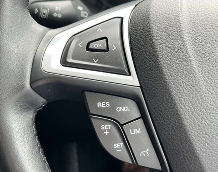 Ford S-Max 2.5 S-Max Titanium HEV CVT 5dr 54