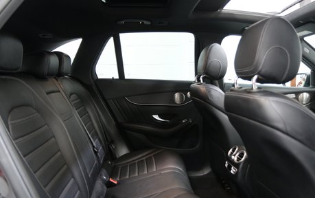 Mercedes-Benz GLC 300 DE 4Matic AMG Line Premium Plus - Full Mercedes Benz Service History 13