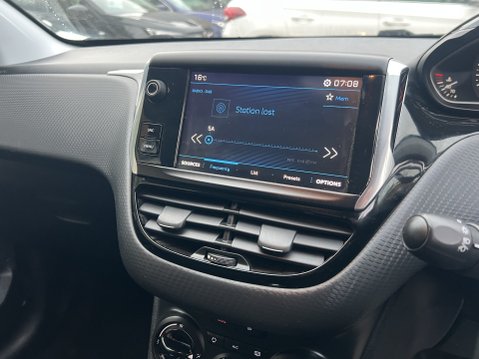 Peugeot 208 1.2 PureTech Black Edition Hatchback 3dr Petrol Manual Euro 6 12
