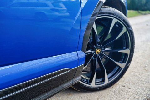 Lamborghini Urus V8 6