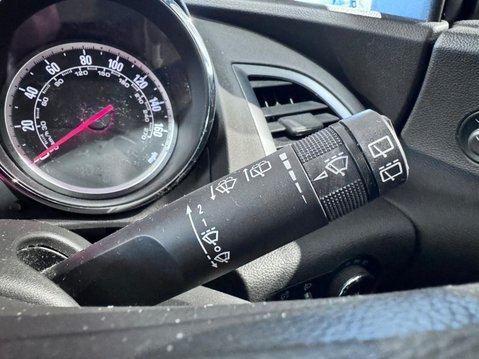 Vauxhall Astra 1.6 16v Exclusiv Auto Euro 5 5dr 19