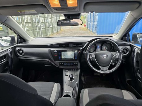 Toyota Auris 1.8 VVT-h Business Edition Hatchback 5dr Petrol Hybrid CVT Euro 6 (s/s) (Sa 9