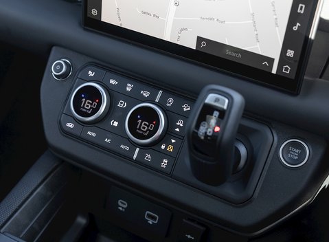 Land Rover Defender 110 V8 21