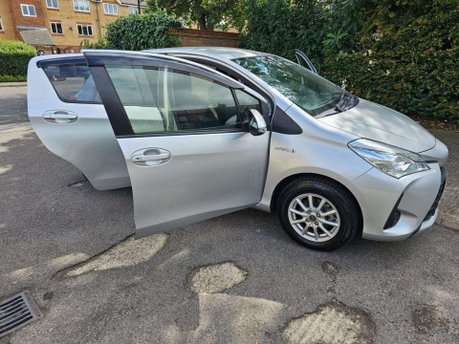 Toyota Yaris 1.5 VVT-h Icon Tech E-CVT Euro 6 (s/s) 5dr 44