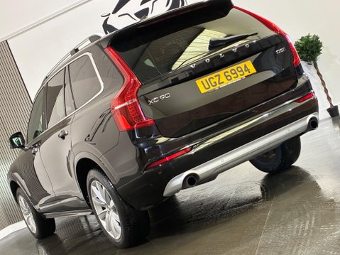 Volvo XC90 2.0 D5 PowerPulse Momentum Pro Auto 4WD Euro 6 (s/s) 5dr 19