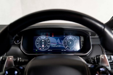 Land Rover Range Rover Sport SVR CARBON EDITION. DEPLOYABLE SIDE STEPS. MATRIX LEDs. CARBON FIBRE ENGINE BAY 32