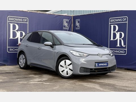 Volkswagen ID.3 Pro Performance 58kWh Life Hatchback 5dr Electric Auto (204 ps) 1