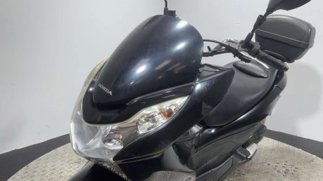 Honda PCX 2011 40K GOOD RUNNING PROJECT BIKE SCOOTER 125CC LEARNER 21