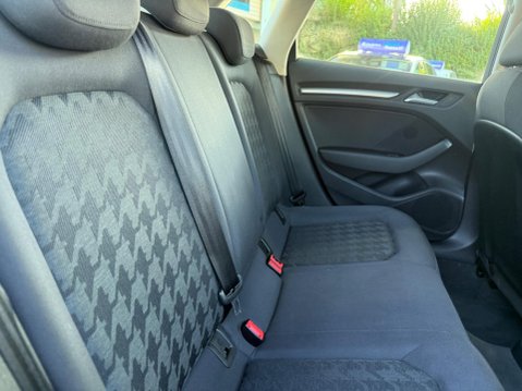 Audi A3 1.6 TDI SE Sportback S Tronic Euro 6 (s/s) 5dr 33