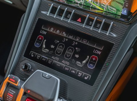 Lamborghini Urus Pearl Capsule 21