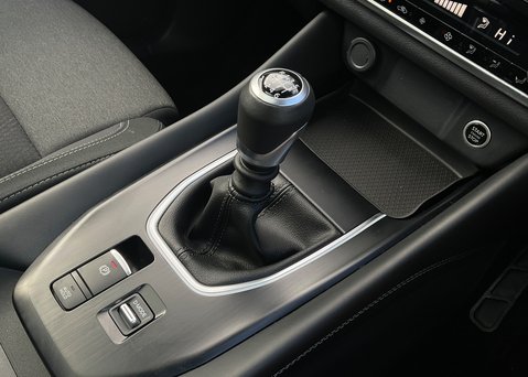 Nissan Qashqai DIG-T N-CONNECTA MHEV 21