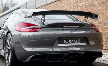 Porsche Cayman GT4 24