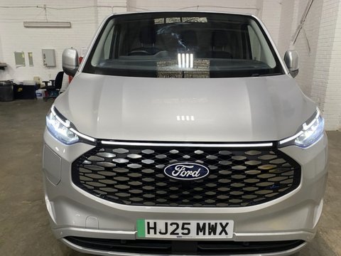 Ford Transit Custom 320 LIMITED L1H1 P/V 2