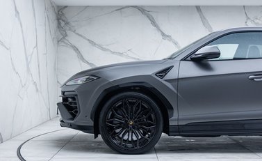 Lamborghini Urus SE 34