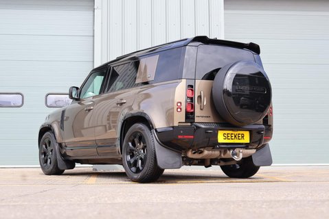 Land Rover Defender 110 D300 X-DYNAMIC HSE 7 SEATER  PRICE MATCH OFFER PREMIUM COLOUR  8