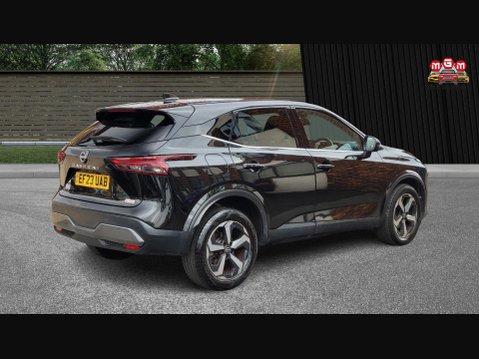 Nissan Qashqai DIG-T N-CONNECTA MHEV 10