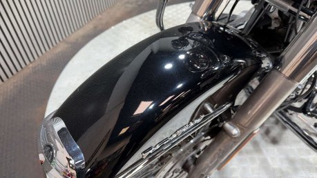 Harley-Davidson Touring 1690 FLHRC ROADKING CLASSIC 2012, MANY EXTRAS, LONG MOT 35