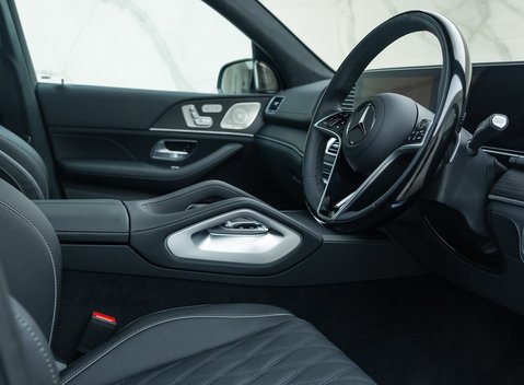 Mercedes-Benz GLS 600 Maybach 13