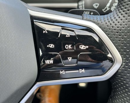 Volkswagen T-Roc 1.5 T-Roc R-Line TSI Semi-Auto 5dr 54