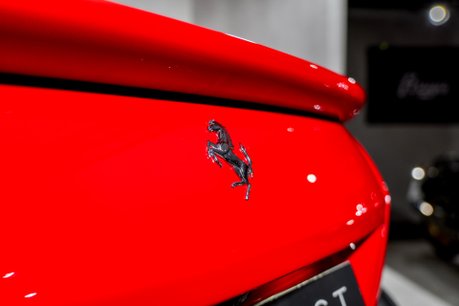 Ferrari Roma WARRANTY. PASSENGER DISPLAY. CARBON STEERING WHEEL. MAGNERIDE SUSPENSION. 45