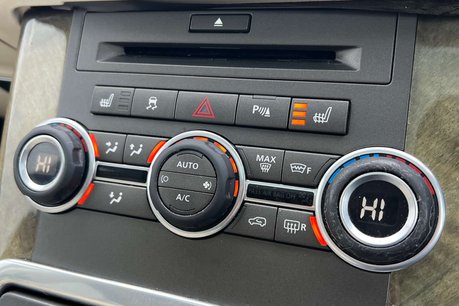 Land Rover Range Rover Sport 3.0 TD V6 HSE SUV 5dr Diesel CommandShift 4WD Euro 4 (245 ps) 28