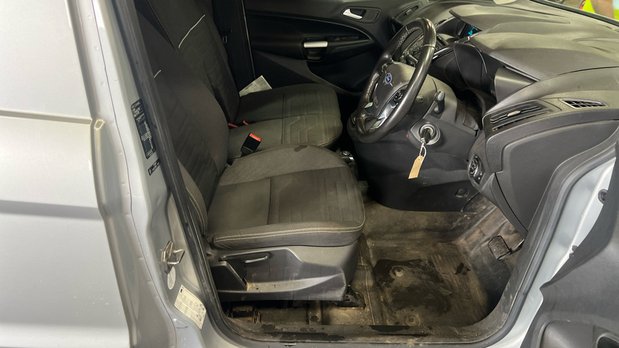 Ford Transit Connect AUTO SWB L1H1 Low Roof Limited Air Con Alloys Sensors EURO 6 NO VAT 9